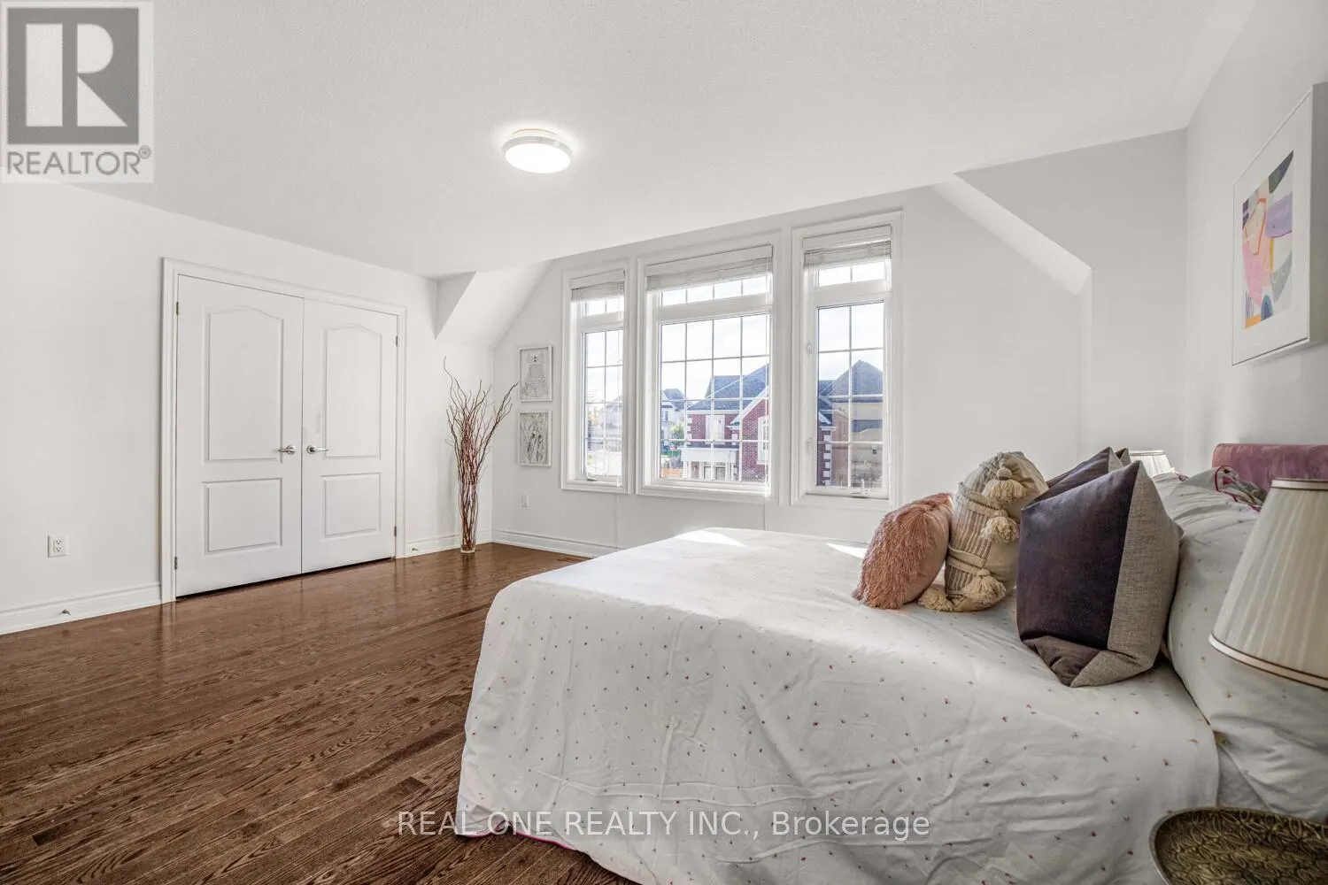24 LARKFIELD CRESCENT