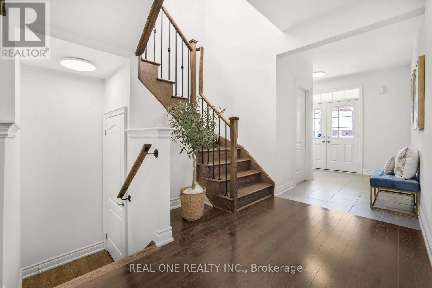 24 LARKFIELD CRESCENT