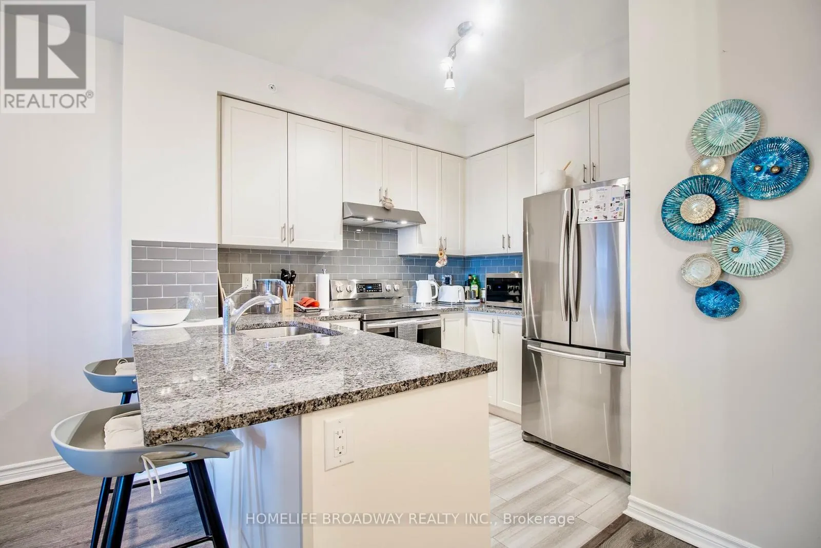 815 - 9255 JANE STREET
