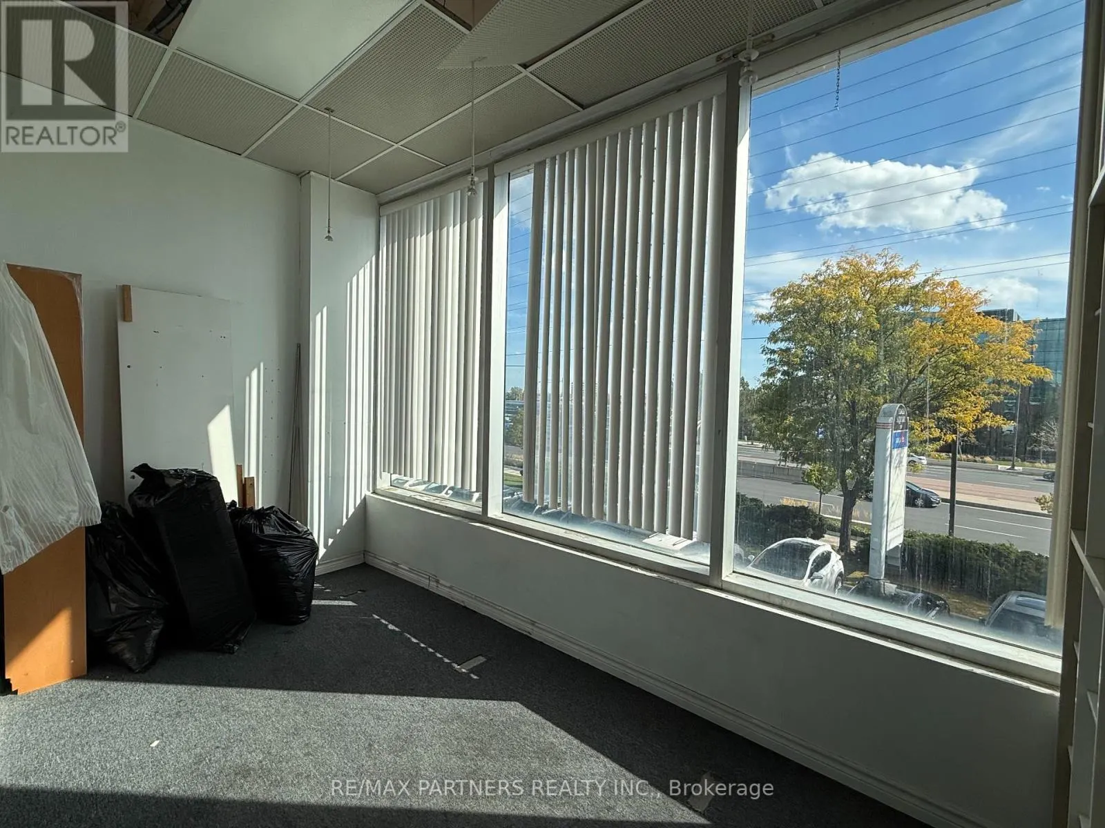 215 - 550 HIGHWAY 7 E