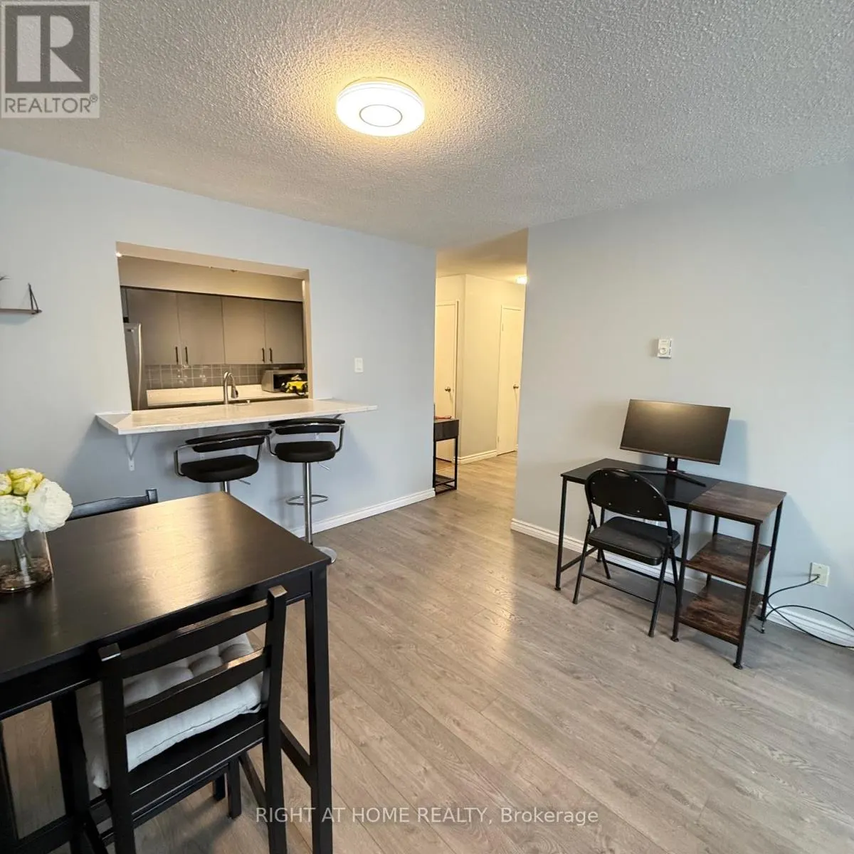 806 - 260 DAVIS DRIVE