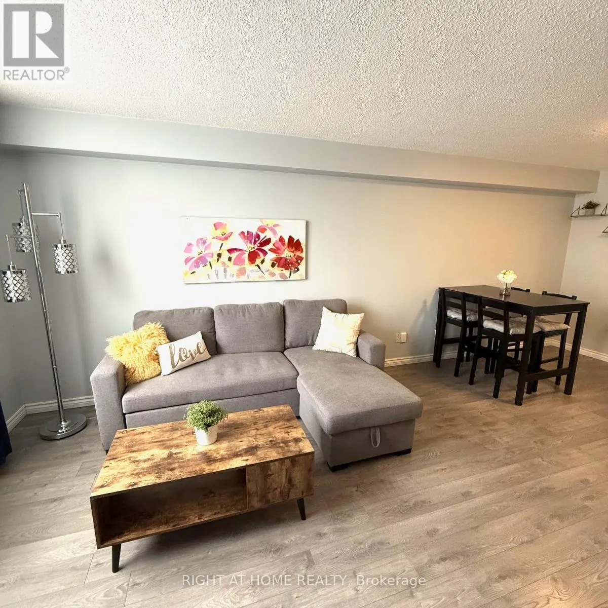 806 - 260 DAVIS DRIVE