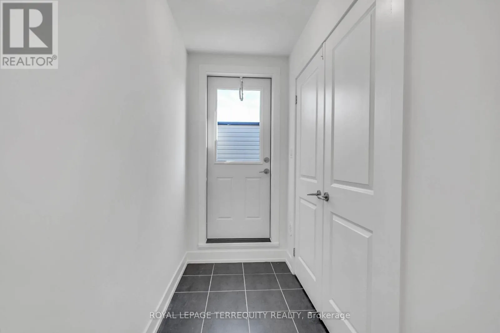 9 - 12860 YONGE STREET