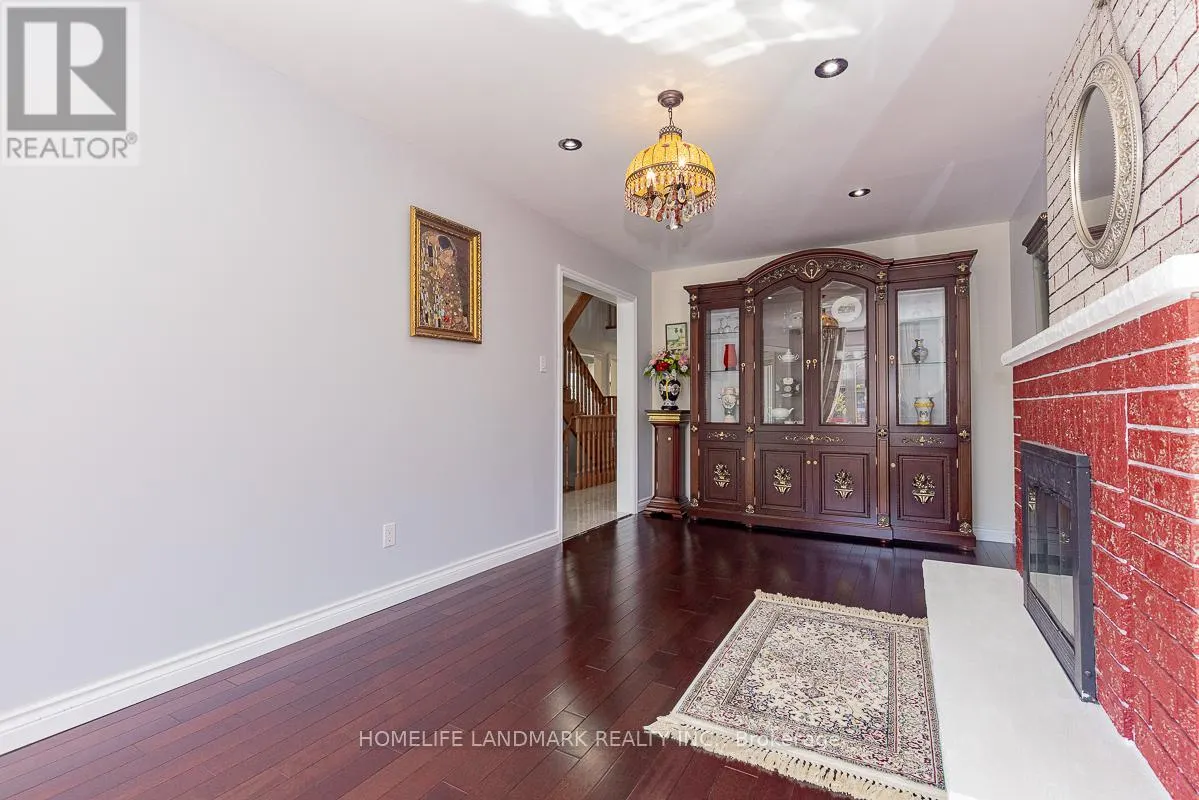 4 PINE BOUGH MANOR