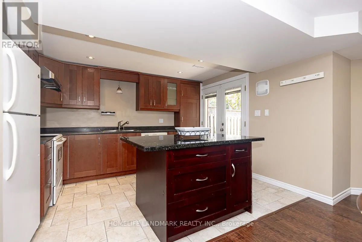 4 PINE BOUGH MANOR