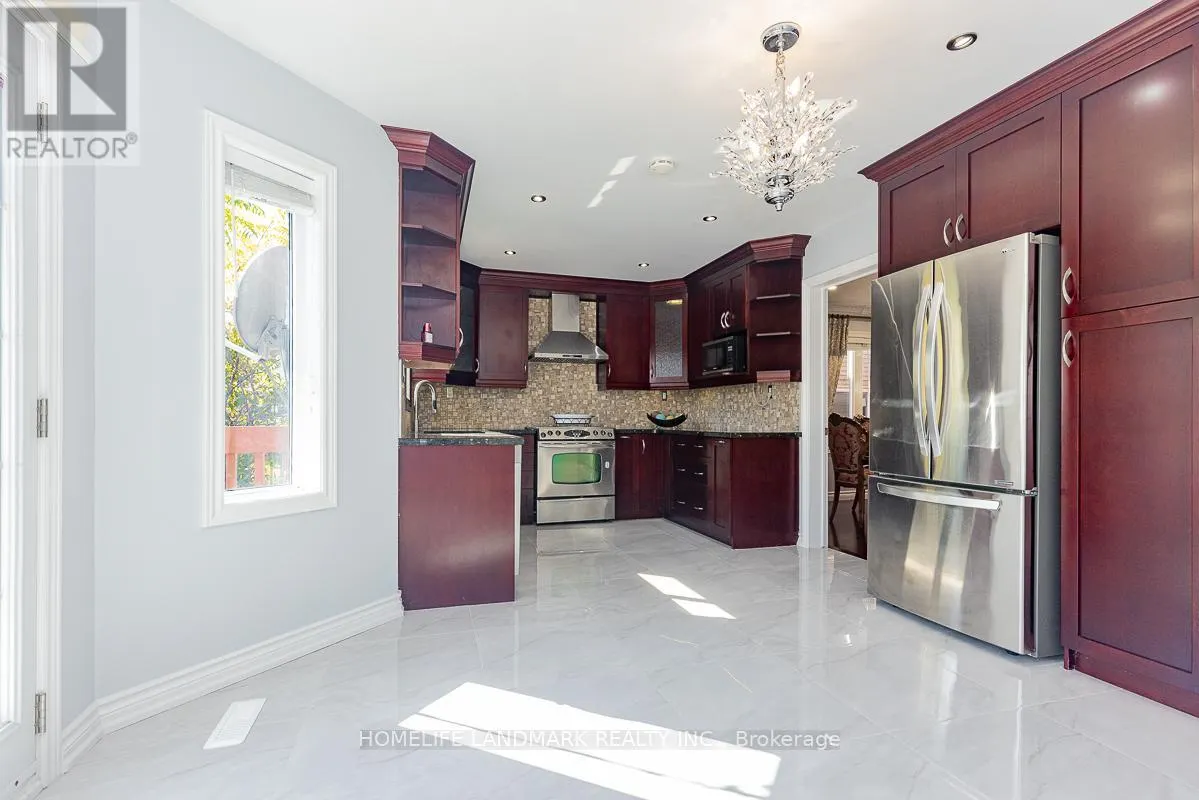 4 PINE BOUGH MANOR