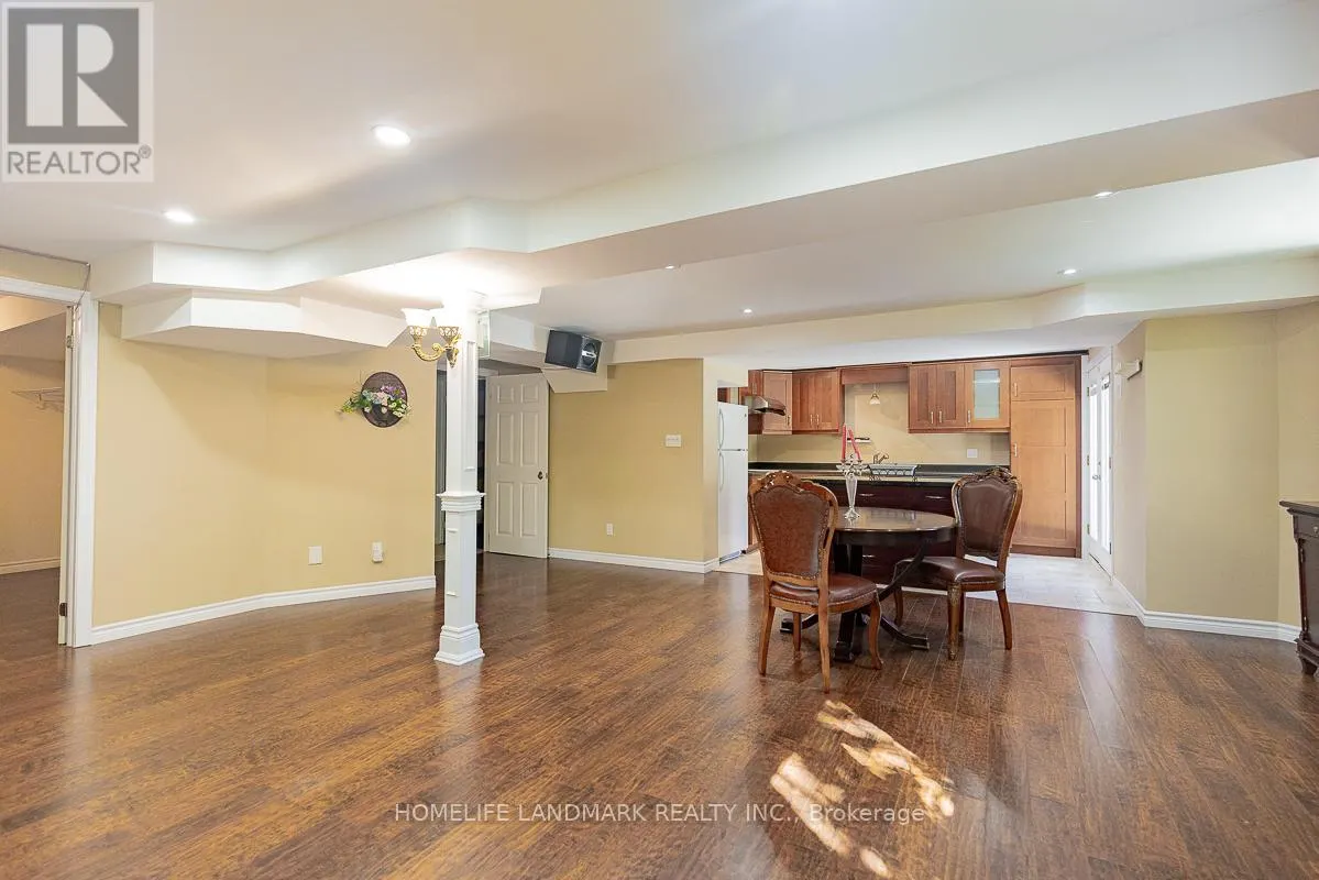 4 PINE BOUGH MANOR