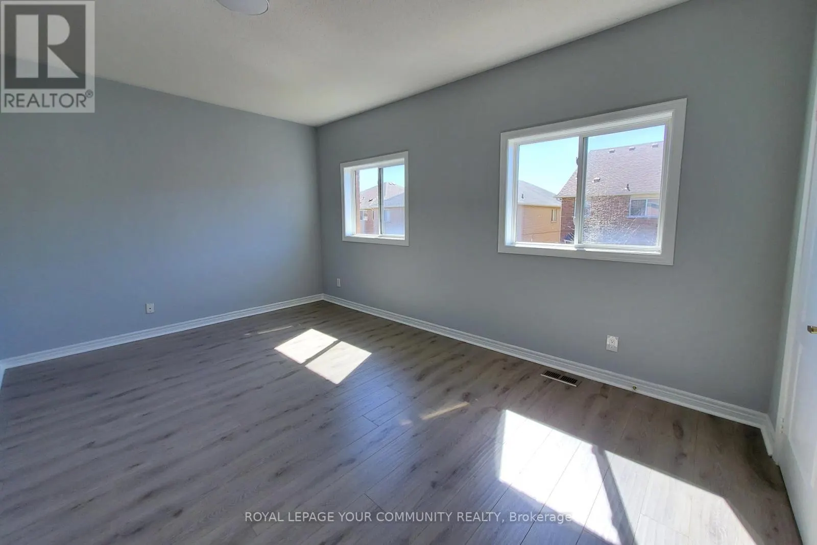 UPPER - 48 BELWOOD BOULEVARD