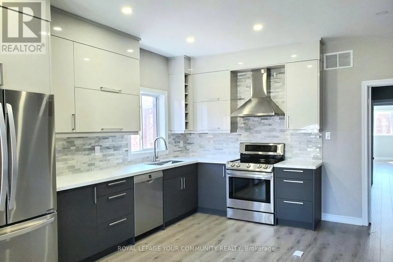 UPPER - 48 BELWOOD BOULEVARD