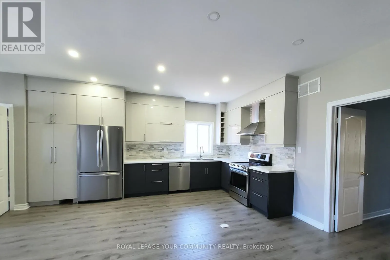 UPPER - 48 BELWOOD BOULEVARD