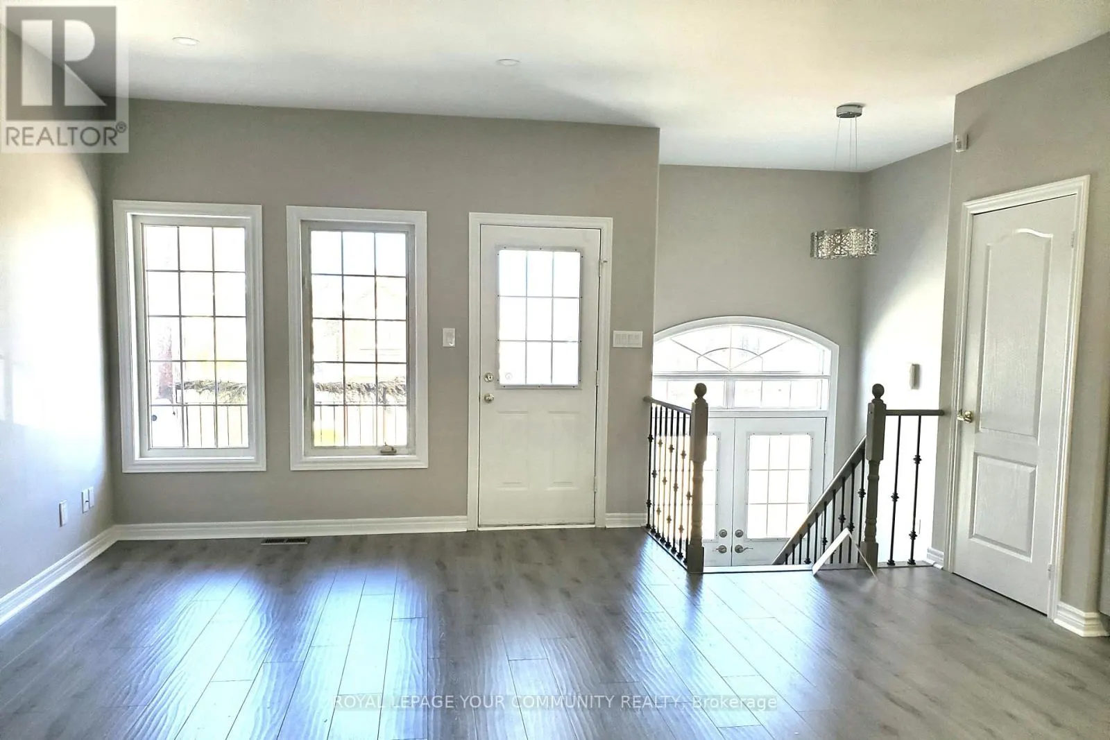 UPPER - 48 BELWOOD BOULEVARD