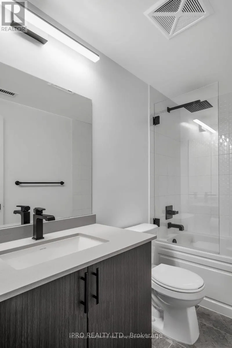 204 - 7890 BATHURST STREET