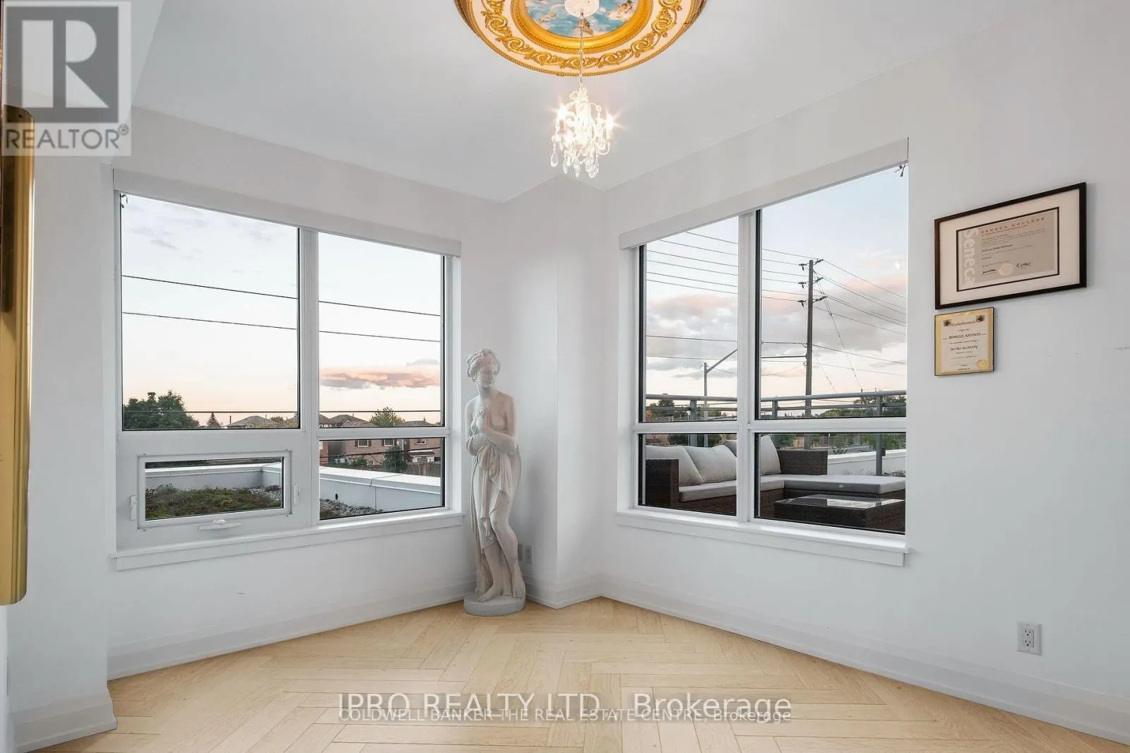 204 - 7890 BATHURST STREET