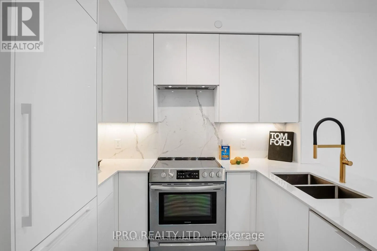 204 - 7890 BATHURST STREET