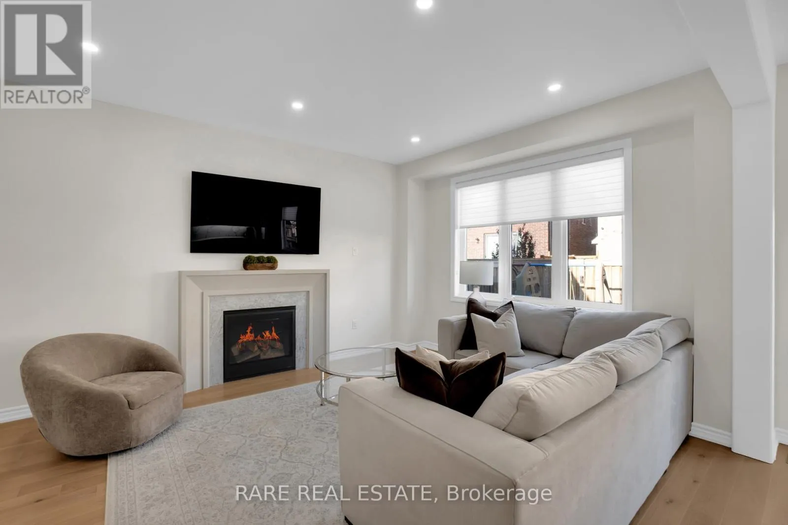 206 STEVENSON CRESCENT
