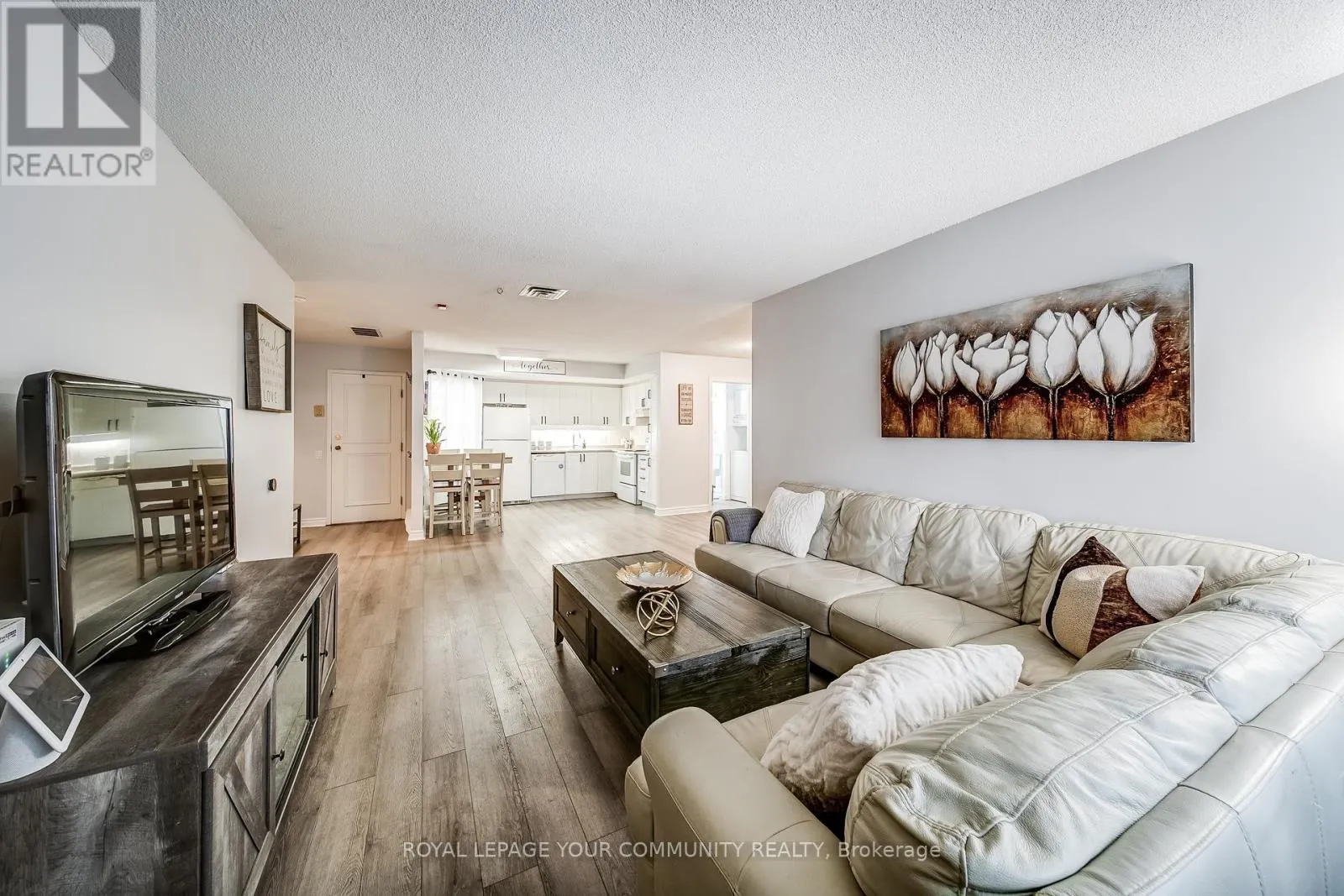 3 - 77 MILL STREET E