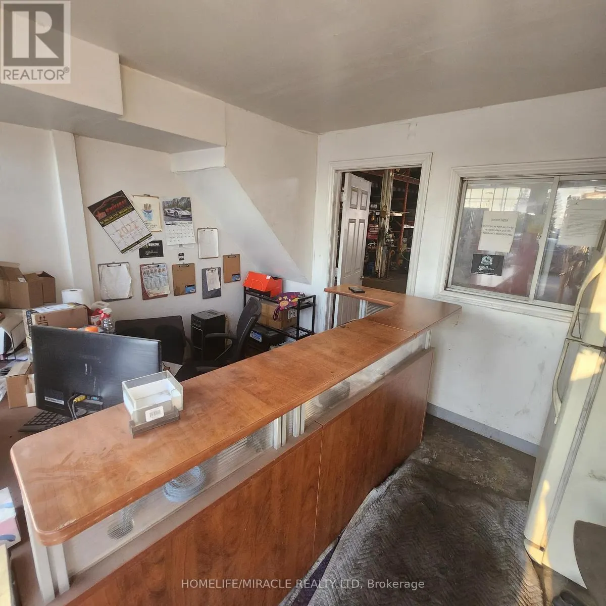 4 - 6720 HIGHWAY 7