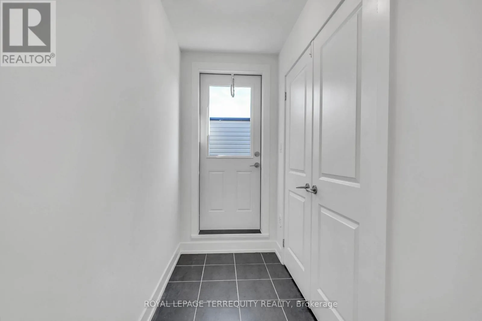 9 - 12860 YONGE STREET