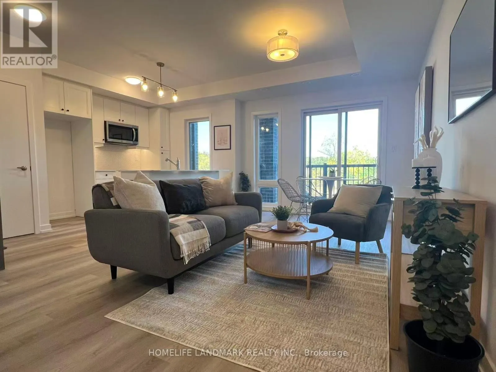 212 - 3 BANCROFT LANE