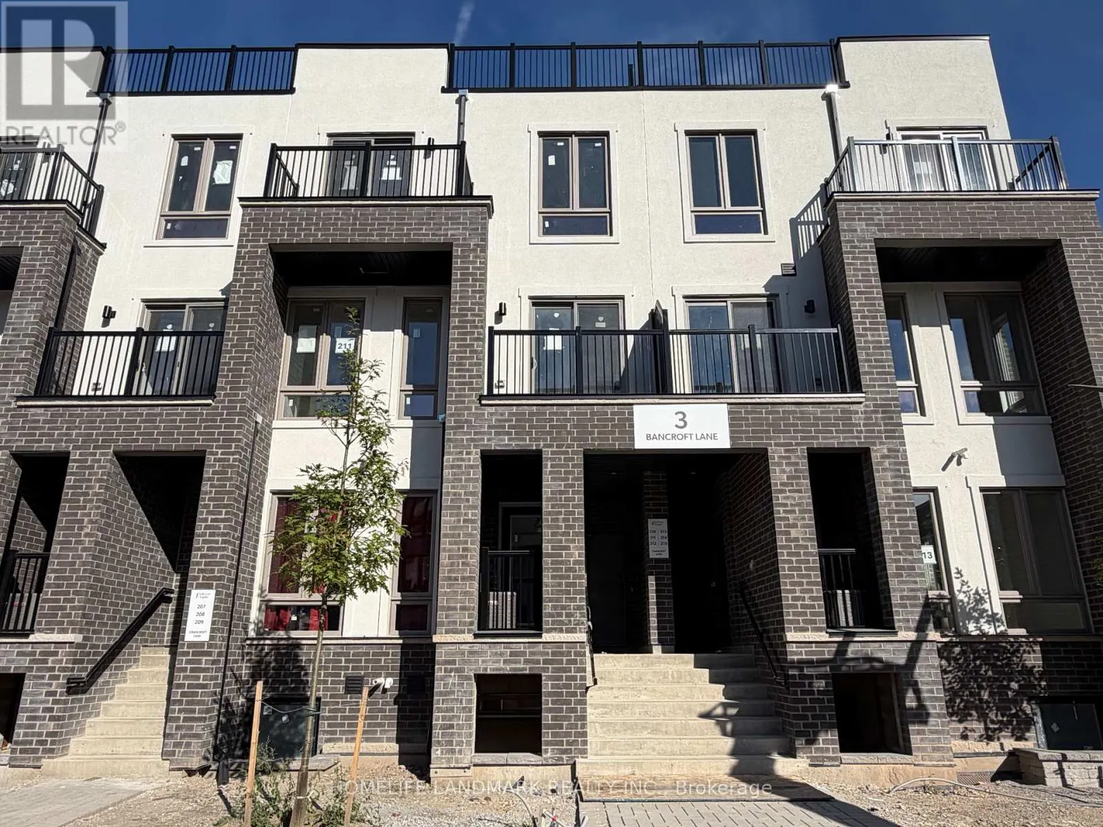 212 - 3 BANCROFT LANE