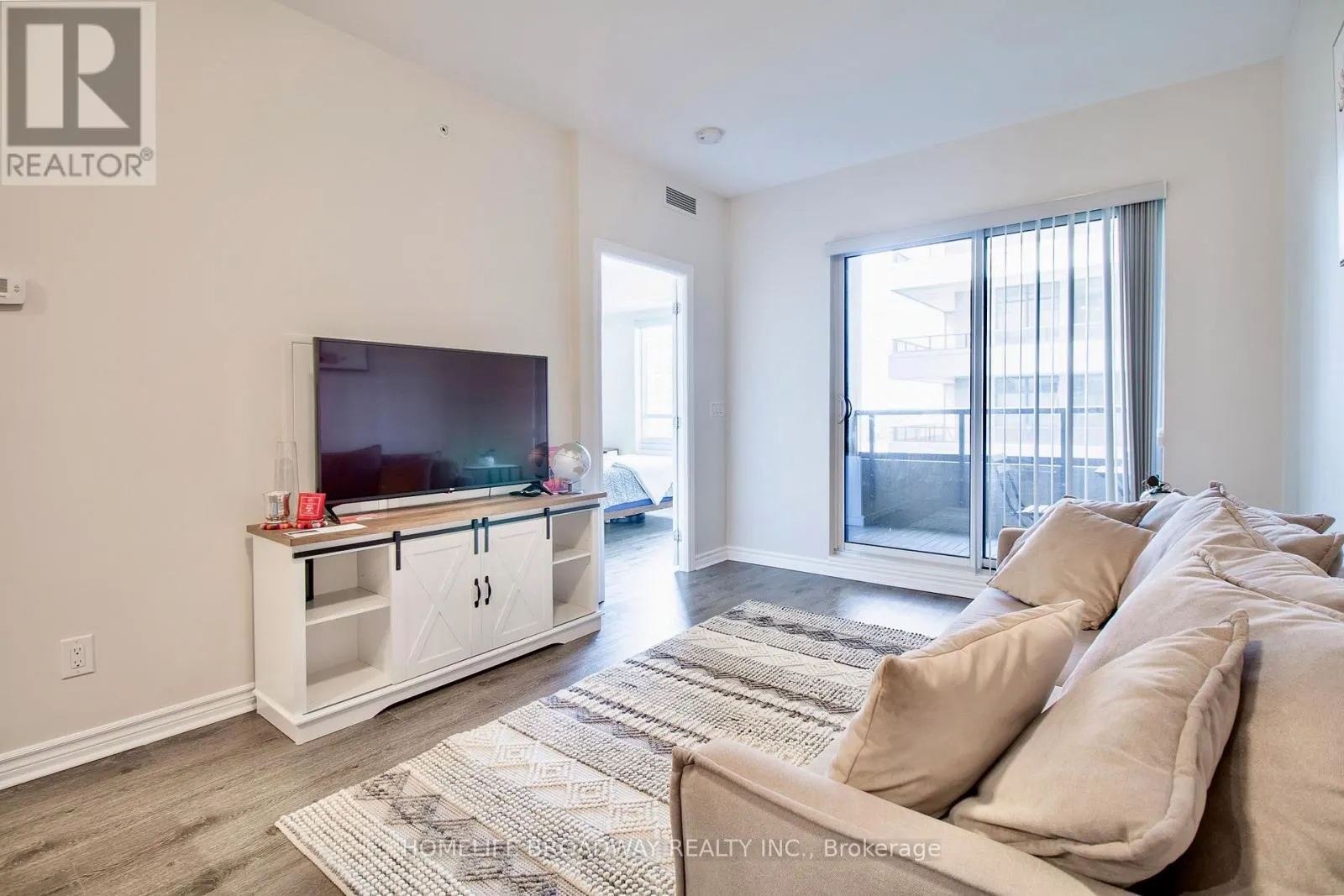 815 - 9255 JANE STREET