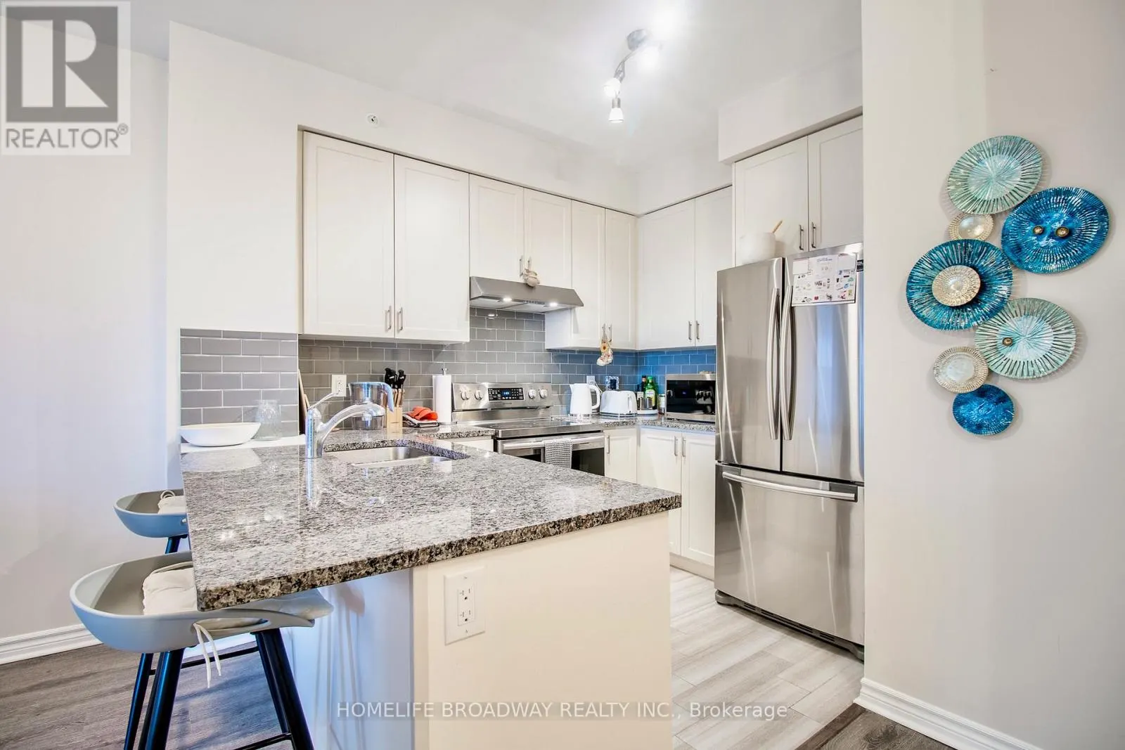 815 - 9255 JANE STREET