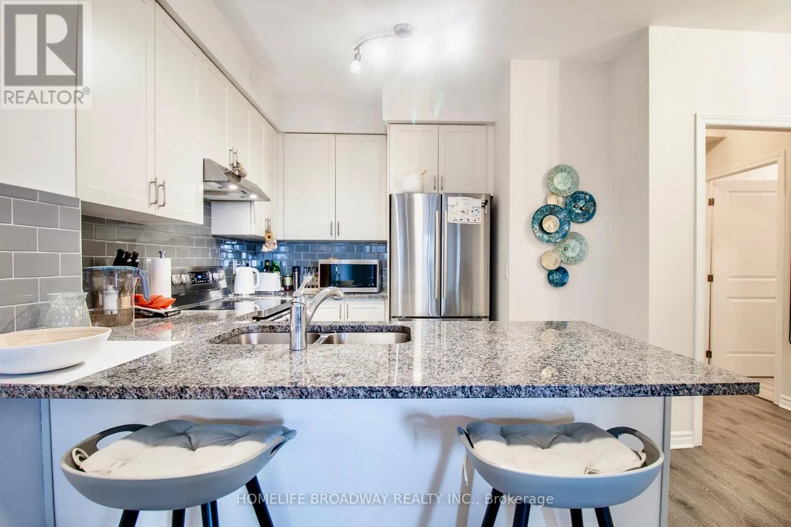 815 - 9255 JANE STREET