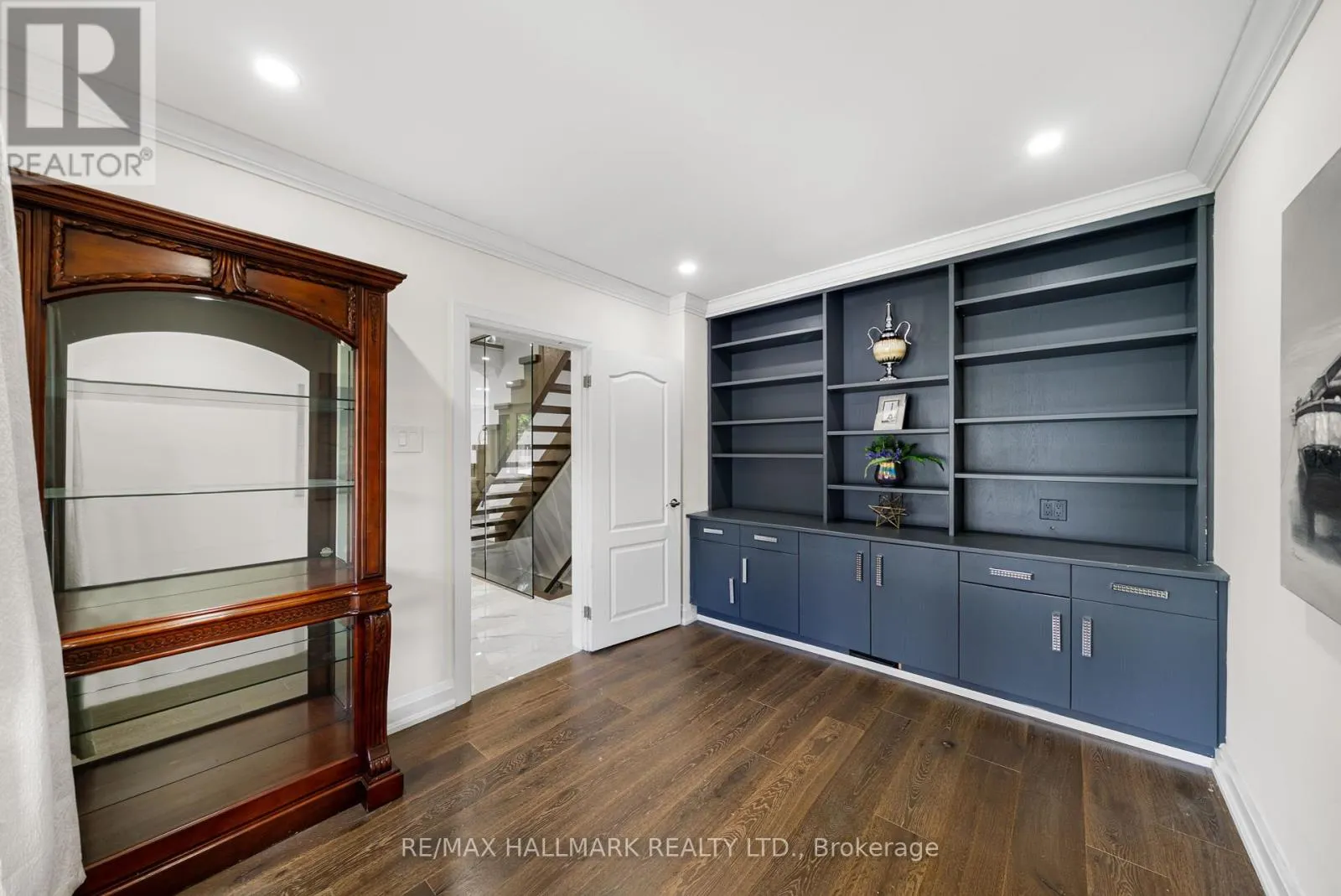 220 GRANDVIEW AVENUE