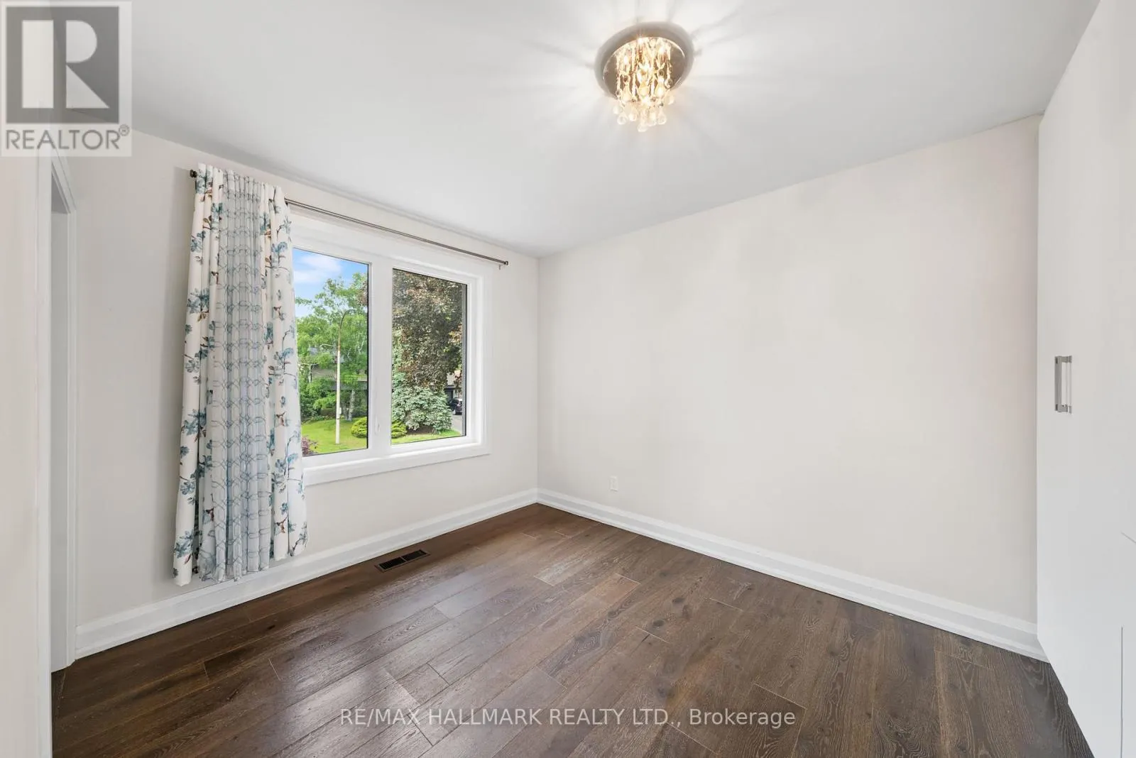 220 GRANDVIEW AVENUE