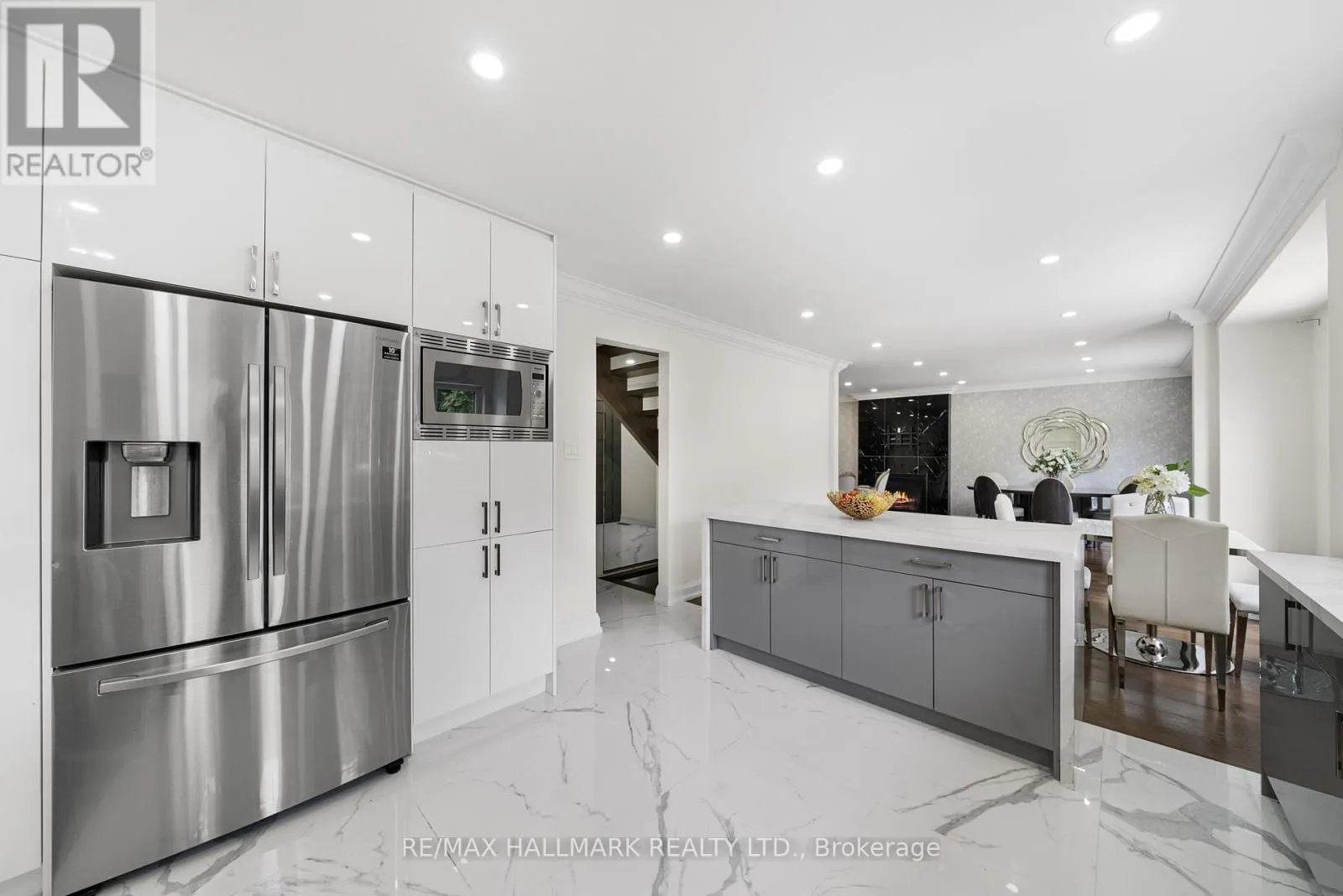 220 GRANDVIEW AVENUE
