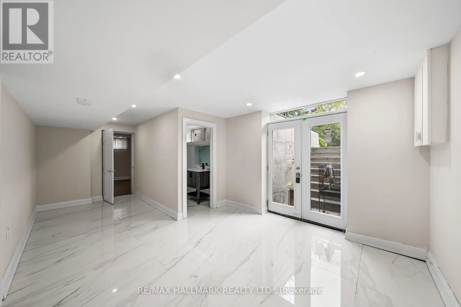220 GRANDVIEW AVENUE