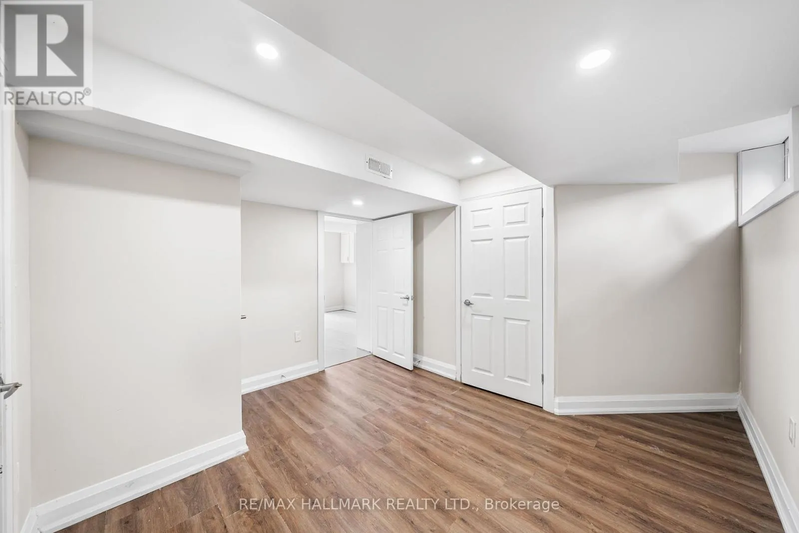 220 GRANDVIEW AVENUE