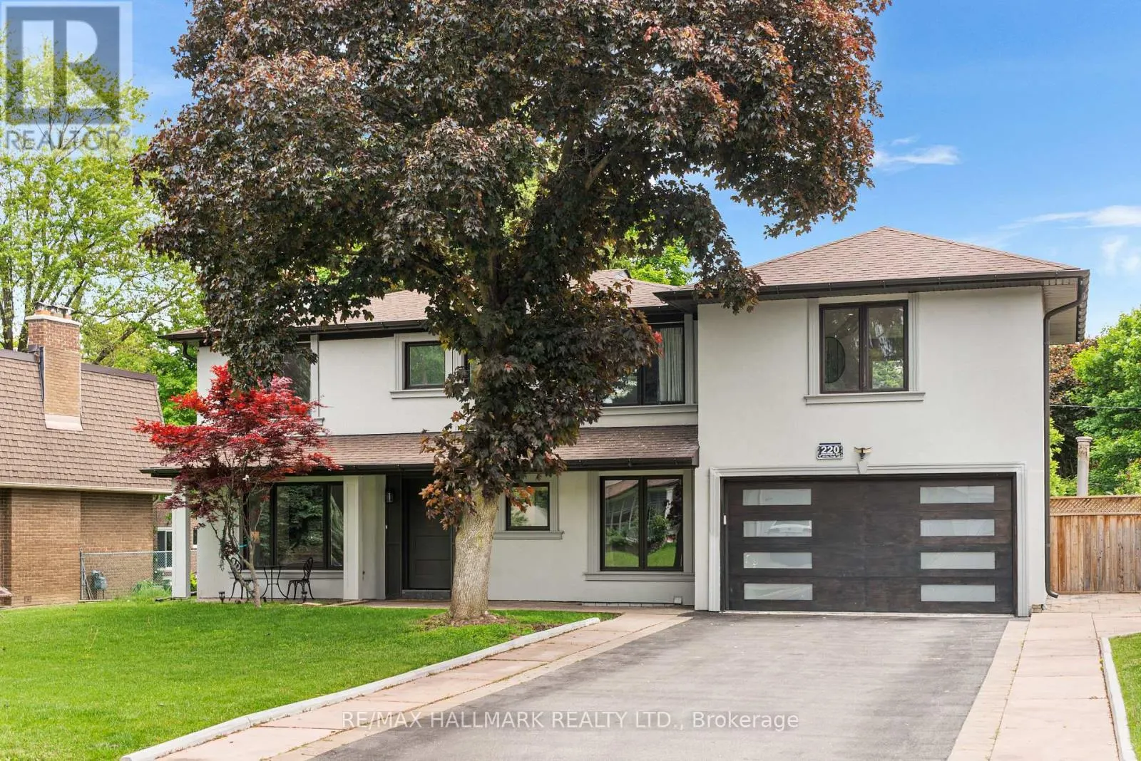 220 GRANDVIEW AVENUE