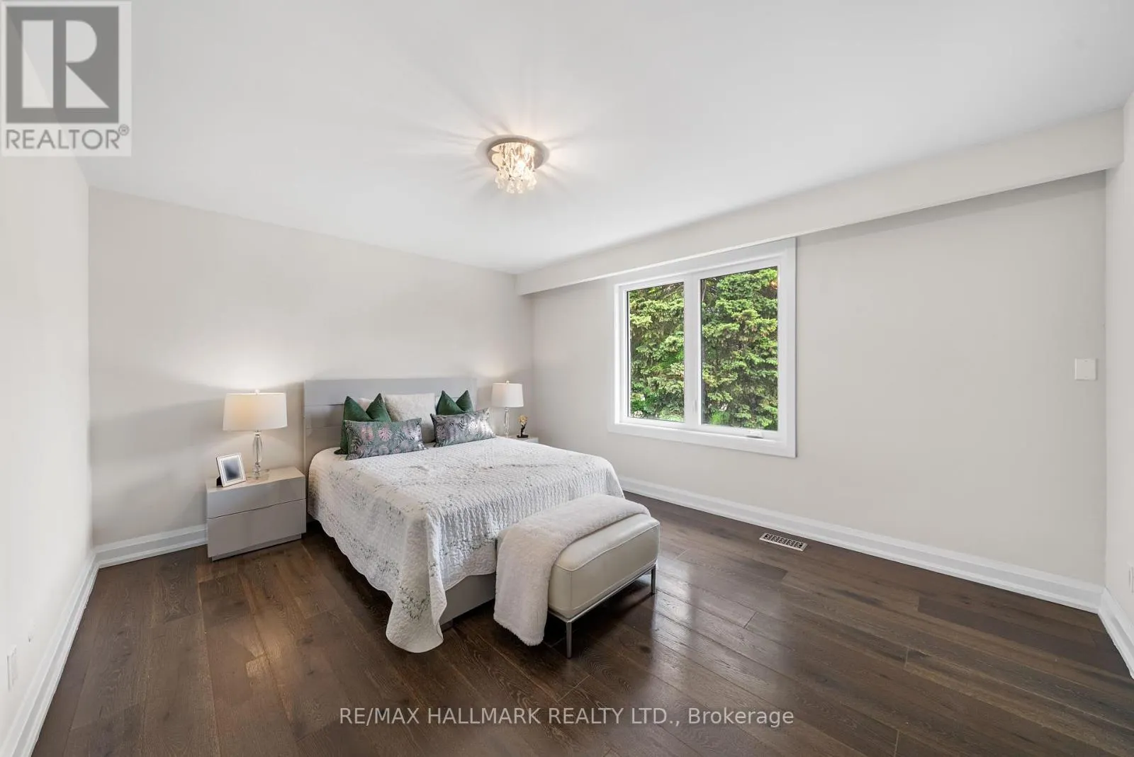 220 GRANDVIEW AVENUE