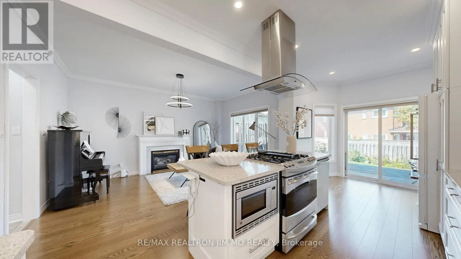 543 GREIG CIRCLE