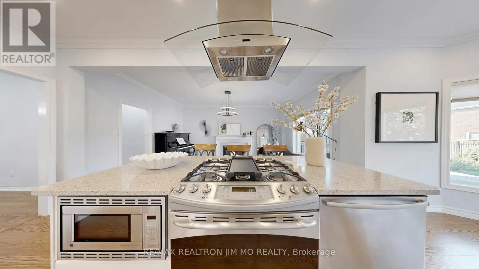 543 GREIG CIRCLE