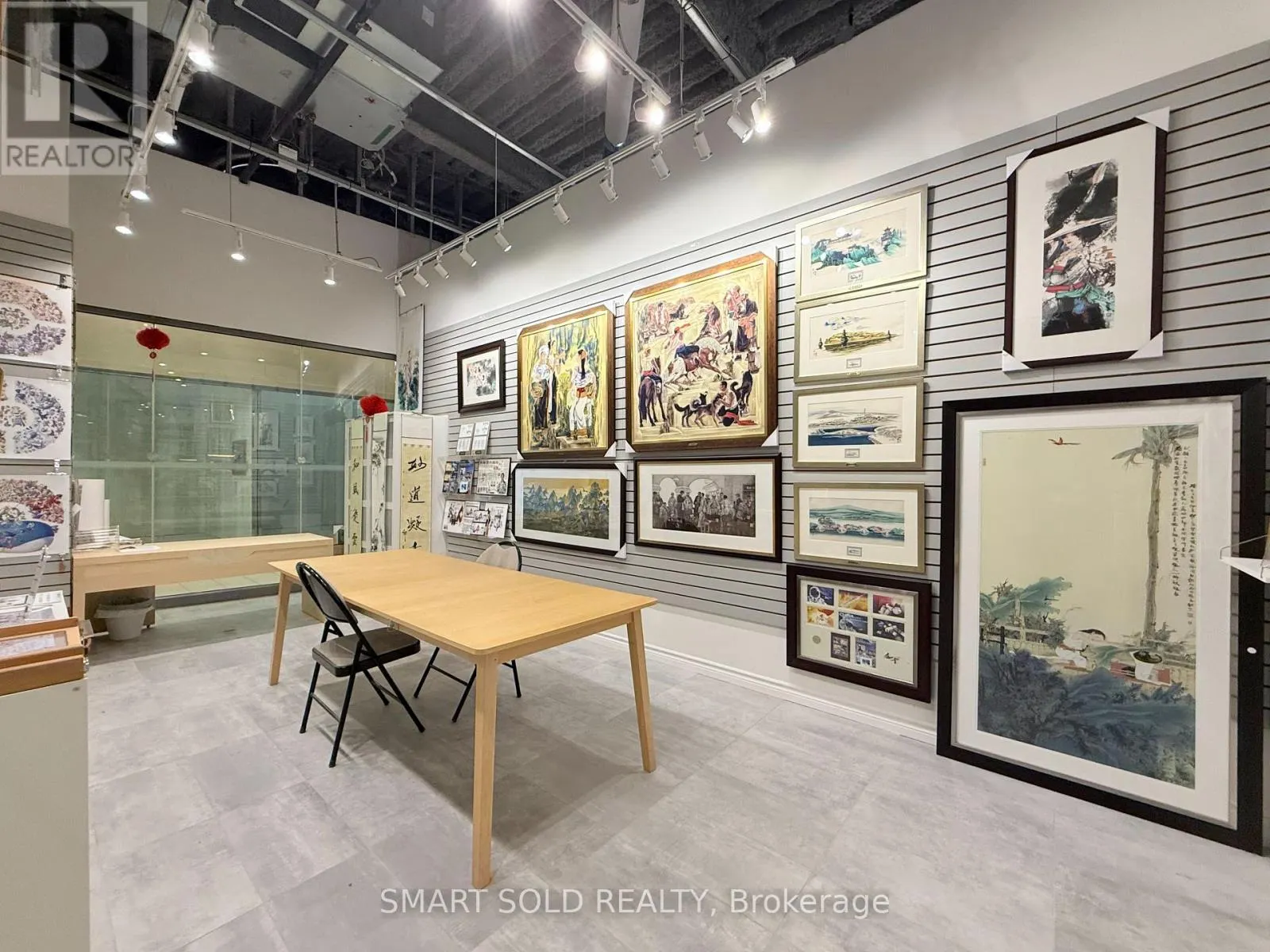 2C20 - 9390 WOODBINE AVENUE