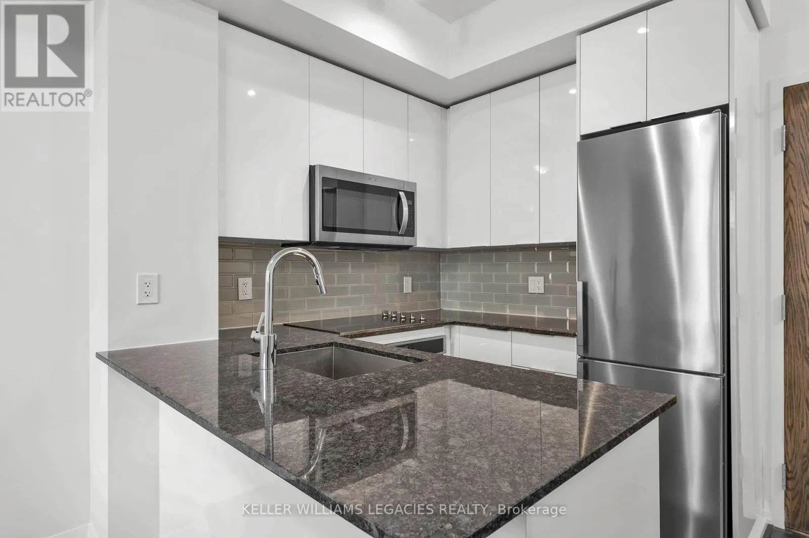 106 - 99 EAGLE ROCK WAY
