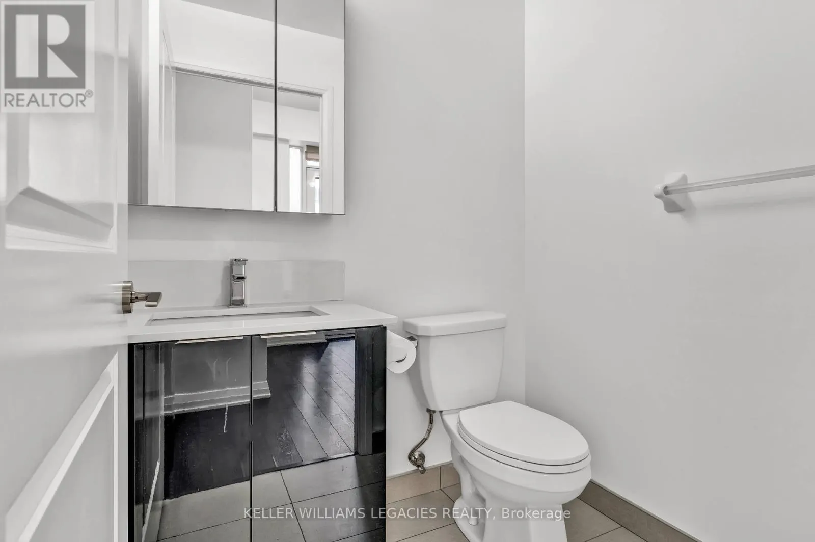 106 - 99 EAGLE ROCK WAY
