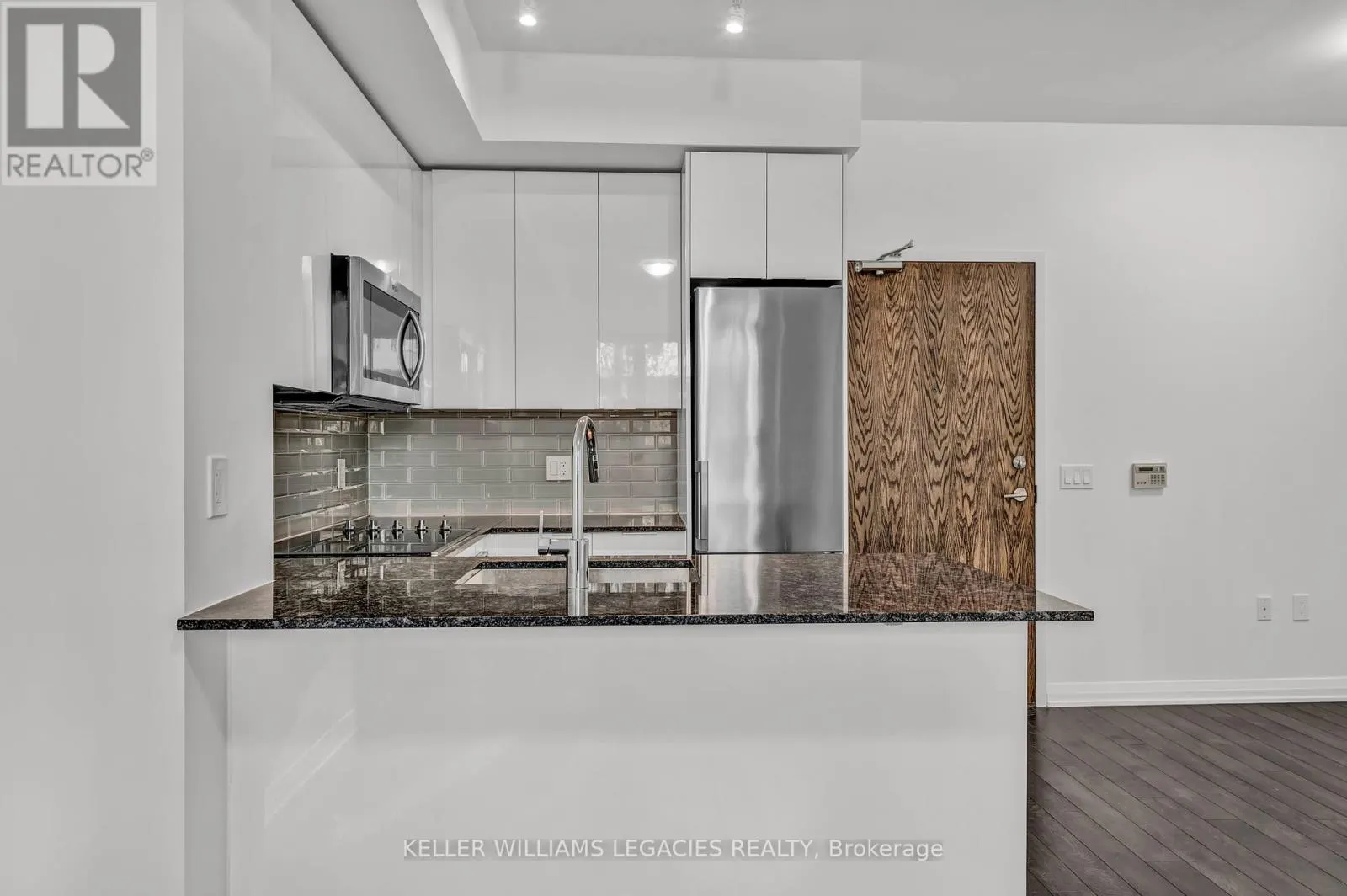 106 - 99 EAGLE ROCK WAY