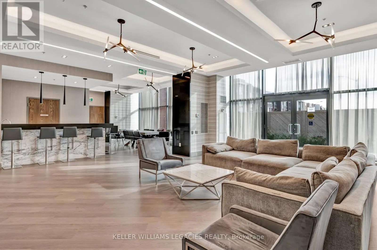 106 - 99 EAGLE ROCK WAY