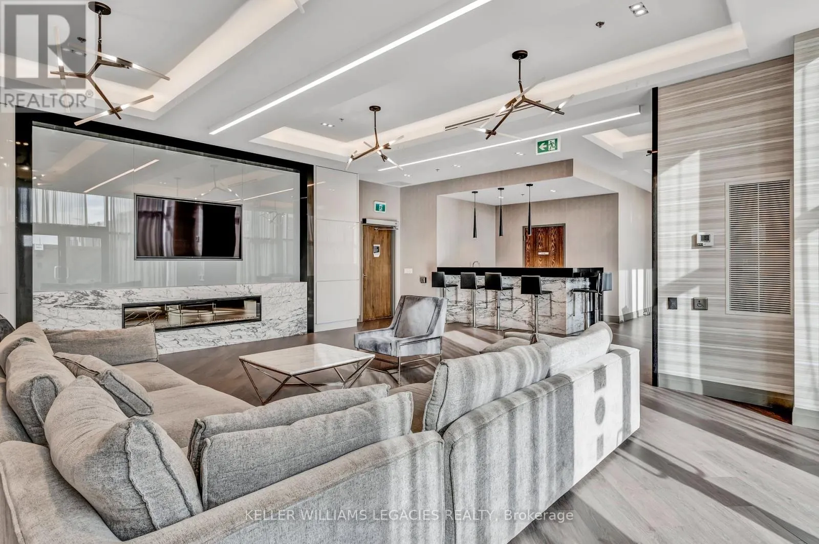106 - 99 EAGLE ROCK WAY