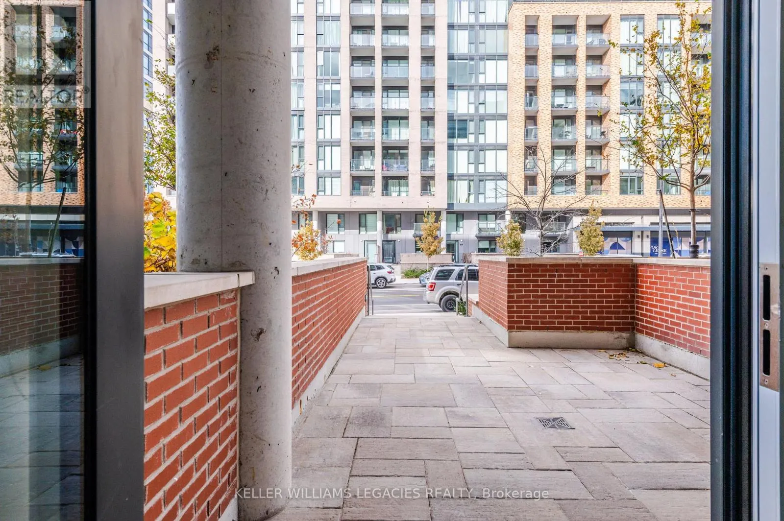 106 - 99 EAGLE ROCK WAY