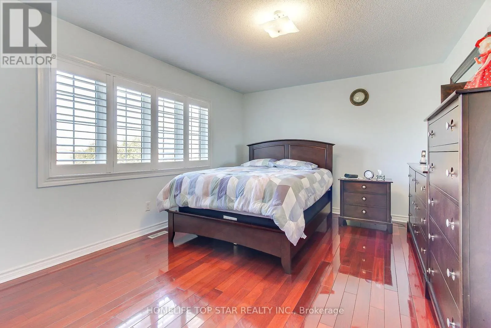231 KNAPTON DRIVE
