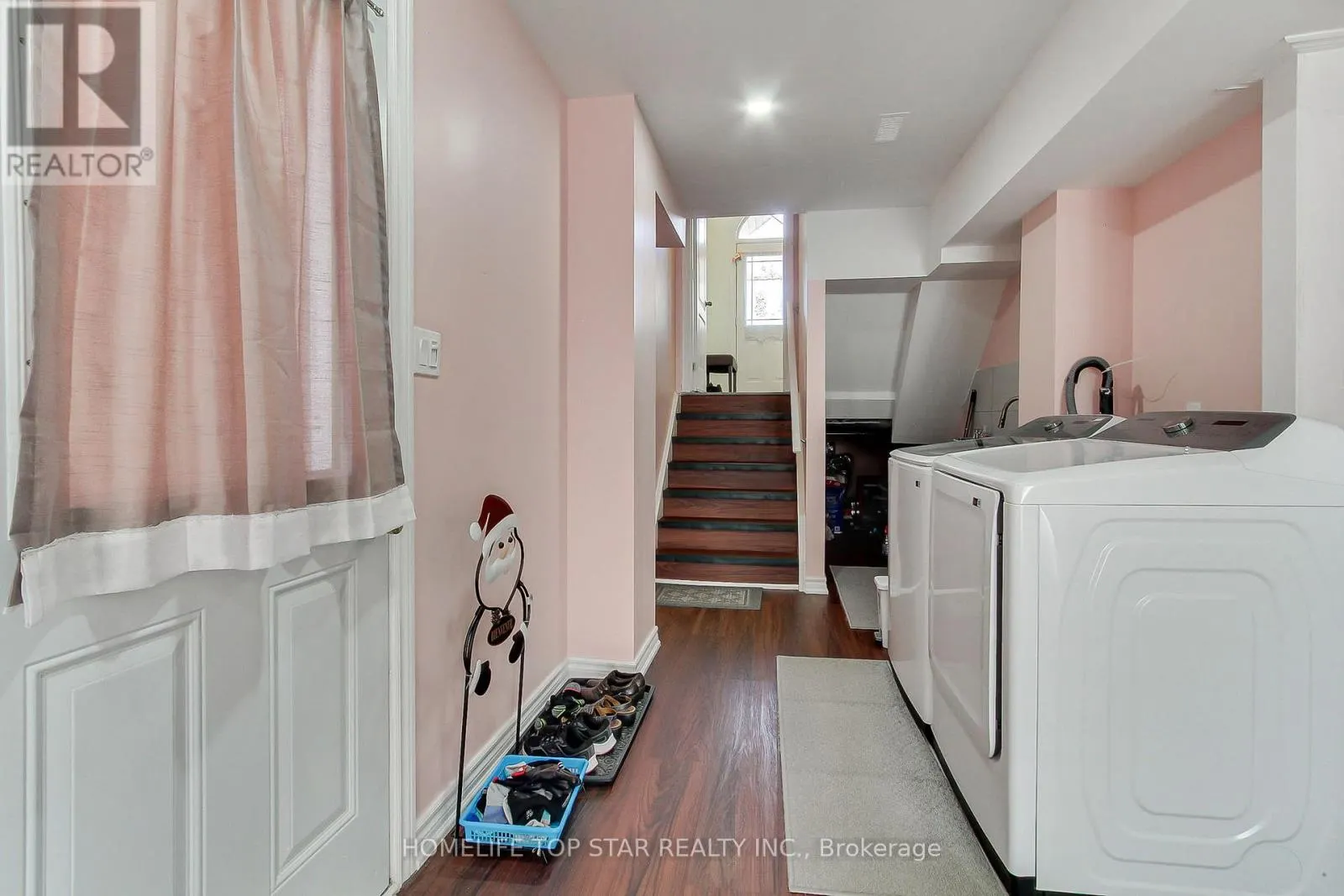 231 KNAPTON DRIVE