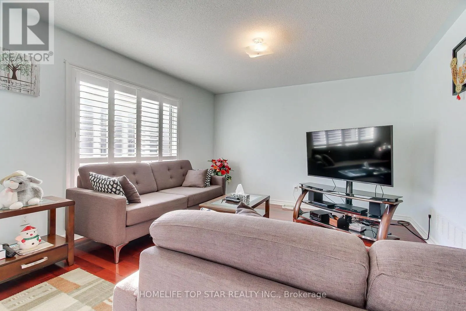 231 KNAPTON DRIVE