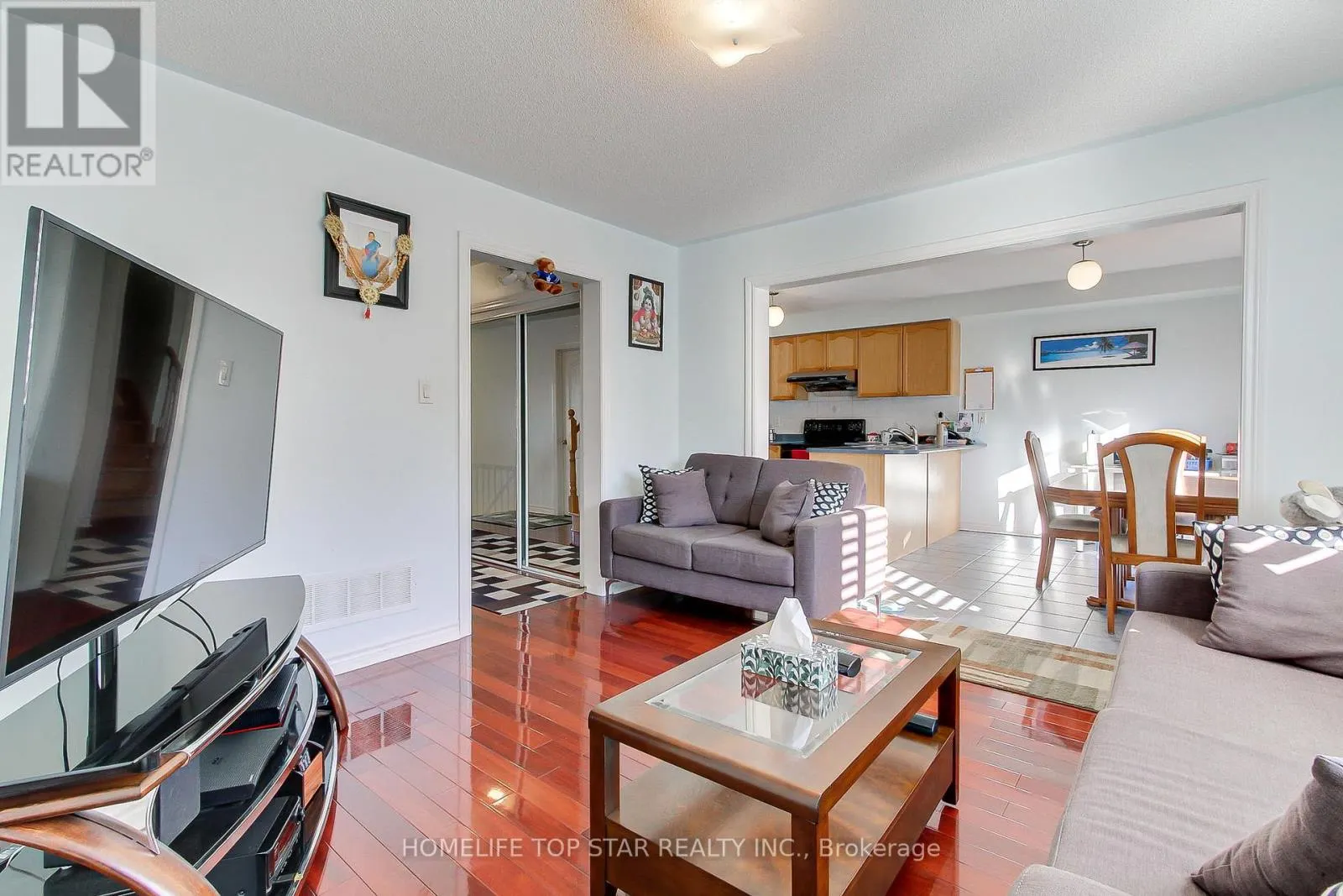 231 KNAPTON DRIVE