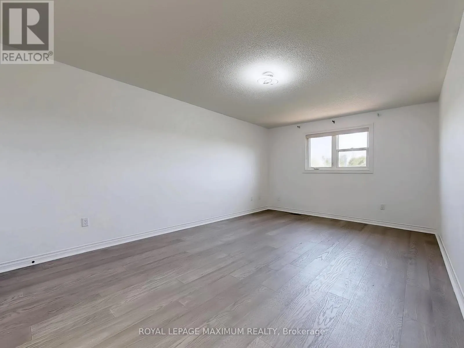 22 A WALTHAM CRESCENT