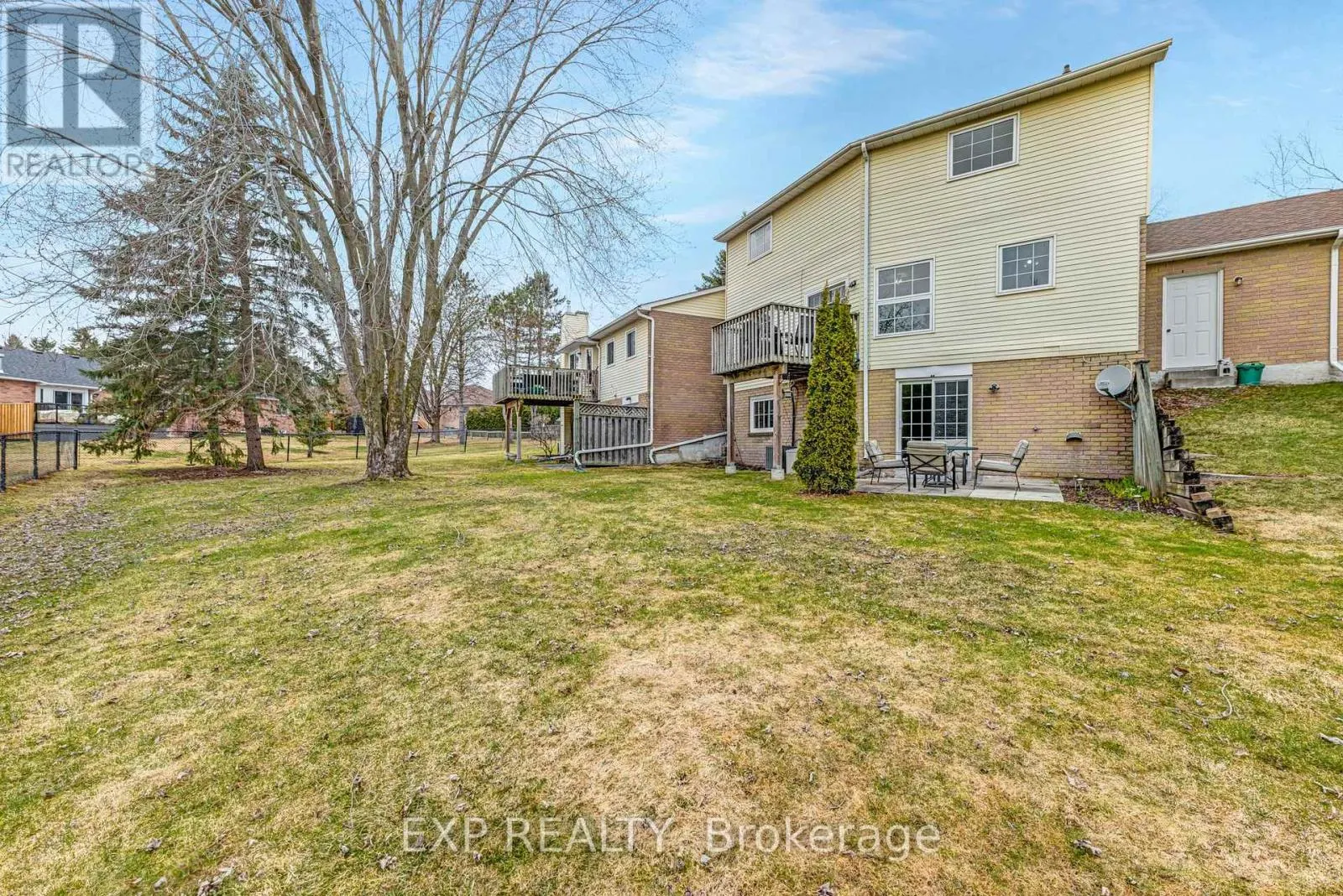 6 ADAMS COURT
