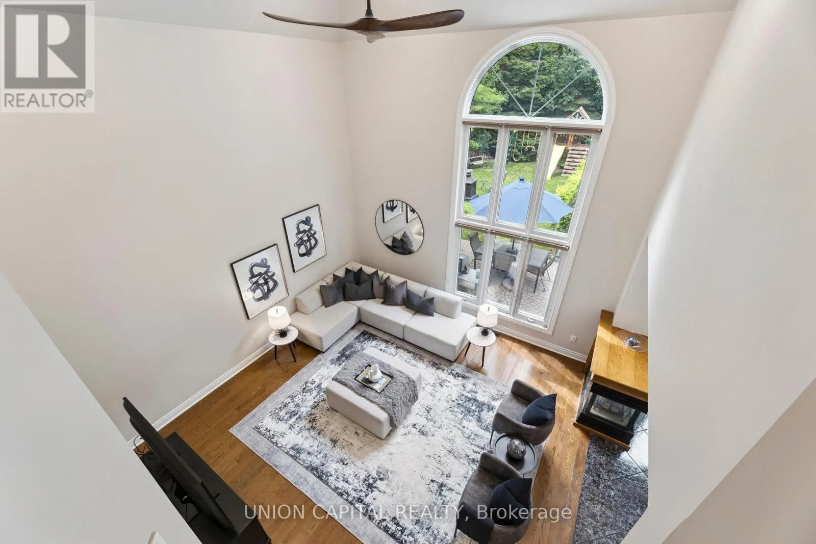 86 CHARING CRESCENT
